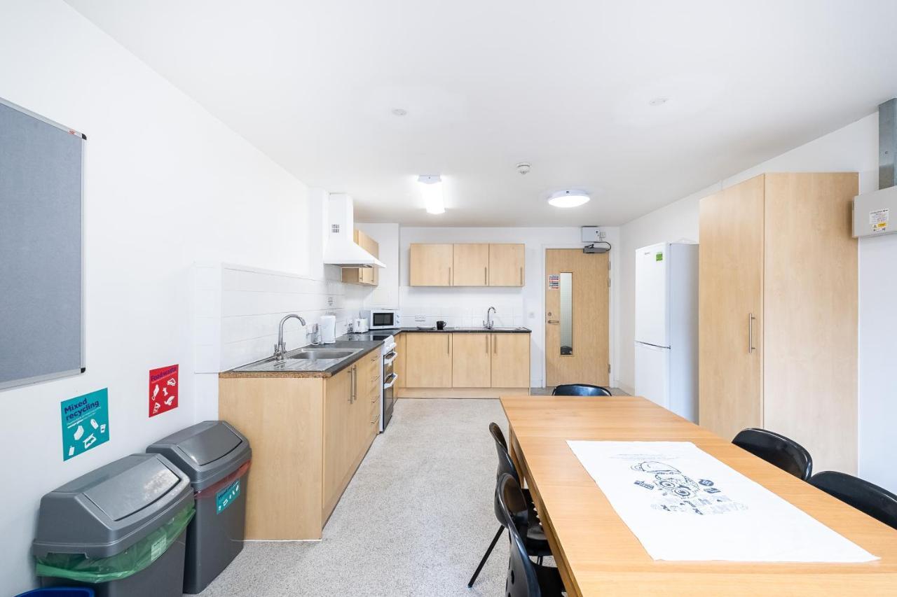 1 Night Free Comfortable Ensuite Rooms, Gillingham - Sk Hoo Екстер'єр фото